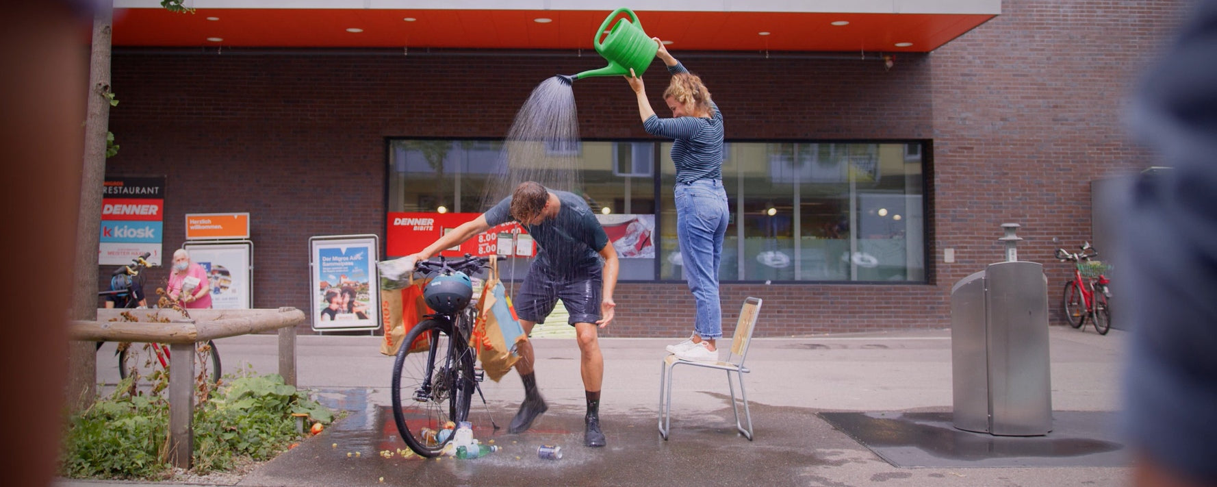 Fahrrad im Regen welches ein PACKI bräuchte